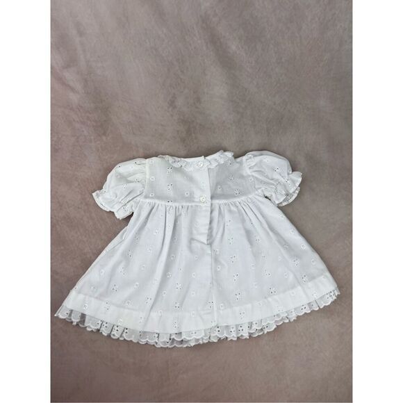 Vintage White Eyelet Girls Dress Size 3 Months 1990s Smocked Preppy - Picture 4 of 4